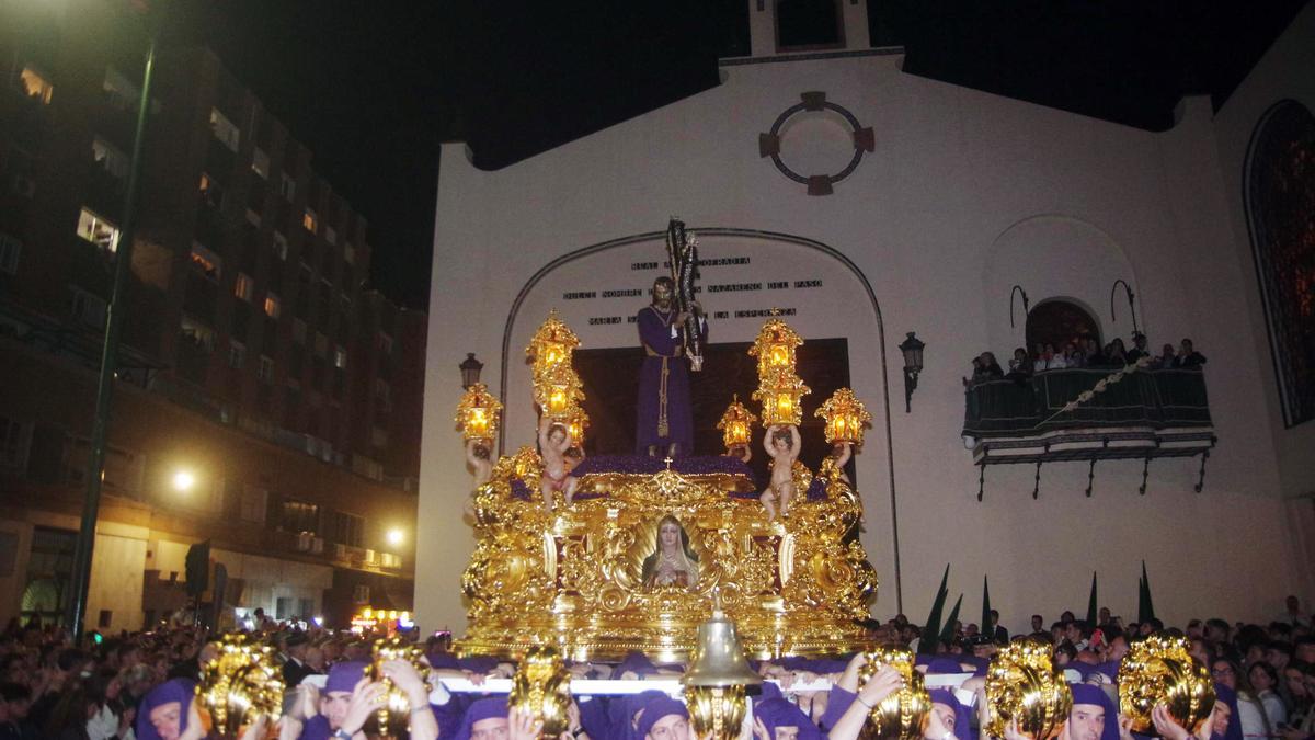 El Nazareno del Paso sale de su casa hermandad el Jueves Santo de 2025.