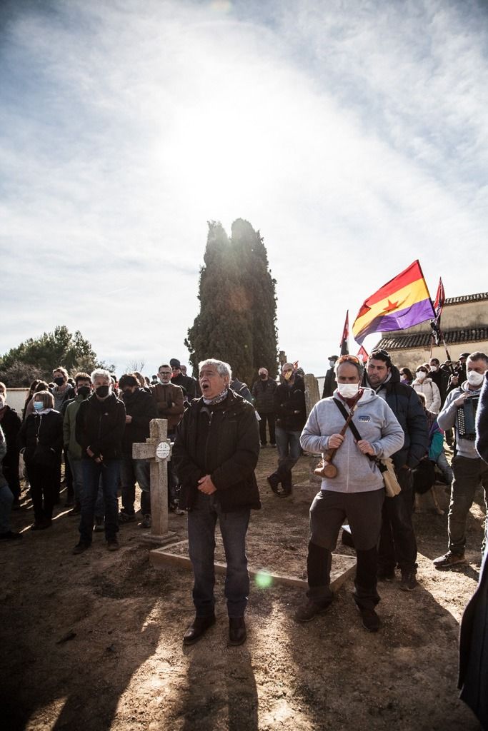 FOTOGALERÍA | Homenaje a los 26 vecinos de Angüés (Huesca) fusilados en la Guerra Civil