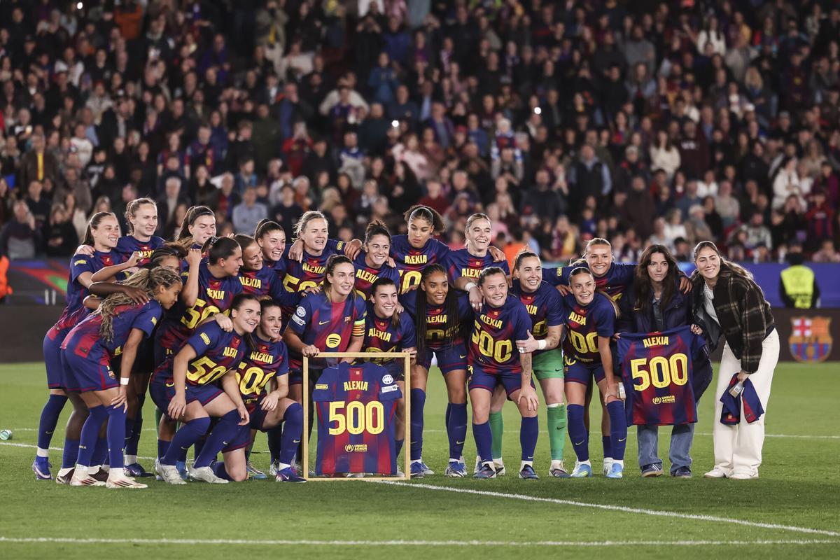 Alexia Putellas Segura of FC Barcelona celebrates her 500th appearance for the club during the UEFA Women’s Champions League 2025/26 Quarter-finals second Leg, football match played between FC Barcelona and Real Madrid CF at the Spotify Camp Nou stadium on April 02, 2026 in Barcelona, Spain. AFP7 02/04/2026 ONLY FOR USE IN SPAIN. Javier Borrego / AFP7 / Europa Press;2026;SPORT;ZSPORT;SOCCER;ZSOCCER;FC Barcelona v Real Madrid CF - UEFA Women’s Champions League 2025/26 Quarter-finals second Leg;