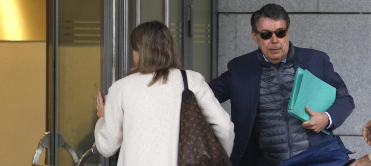 Ignacio González a su llegada a los juzgados.