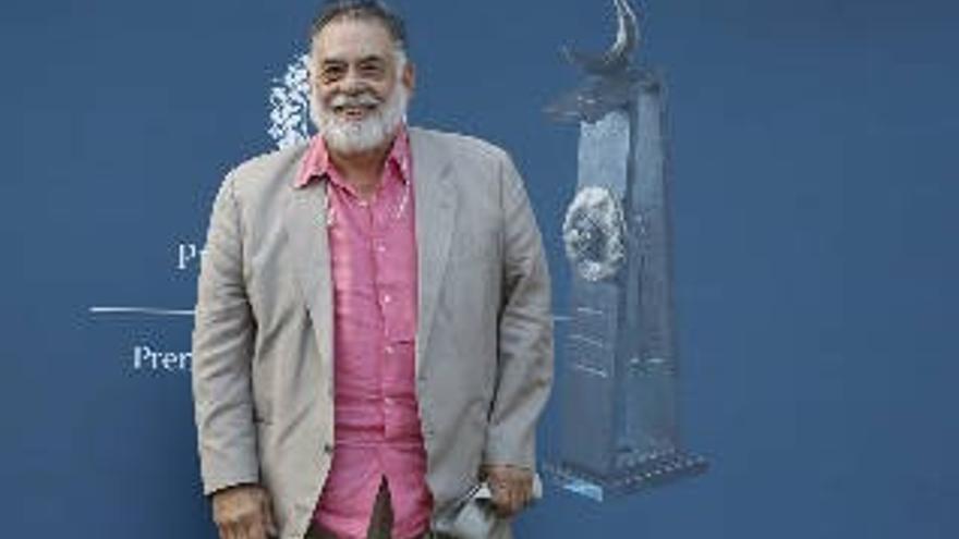 Coppola, recibido en Oviedo con la música de "El Padrino" tocada con gaita
