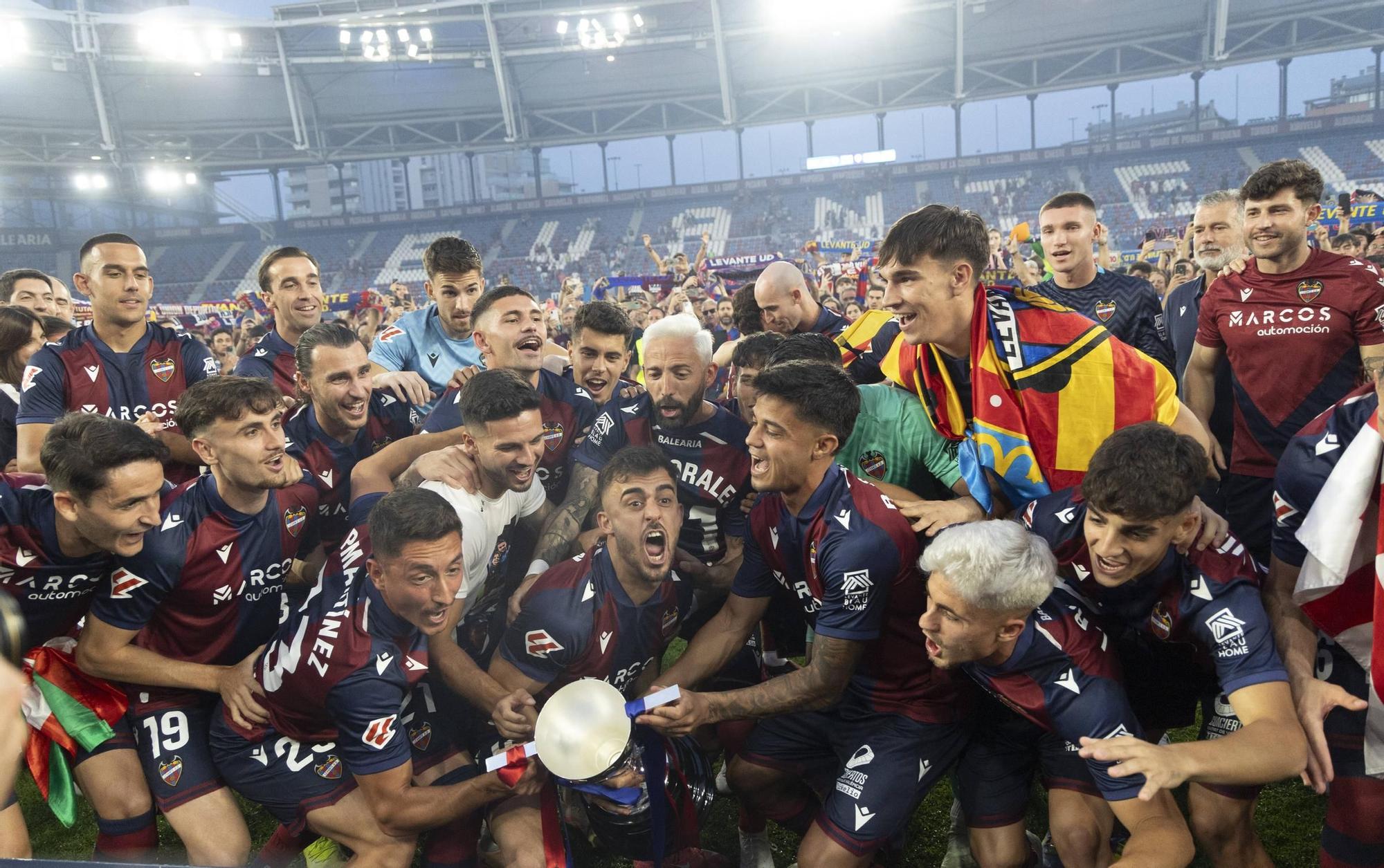 Las mejores imágenes de la celebración del Levante en el Ciutat