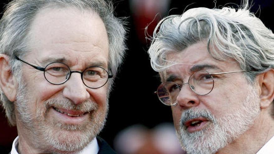 Steven Spielberg, junto a George Lucas.