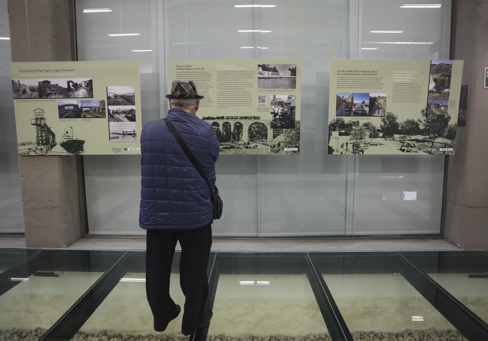 El futuro Museo Industrial del Port de Sagunt acoge una exposición sobre el recorrido del ferrocarril de Ojos Negros, hasta la actual vía verde