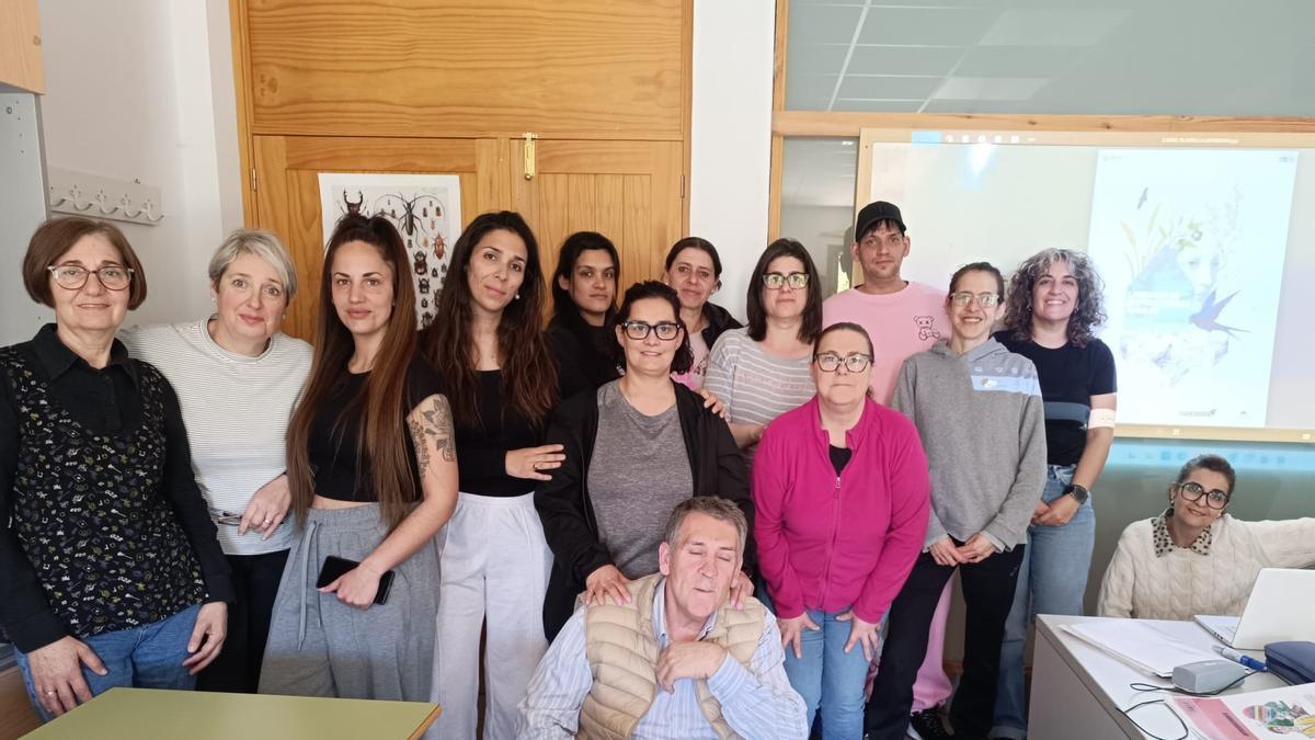 Asistentes a un curso organizado por Fademur para mujeres emprendedoras.