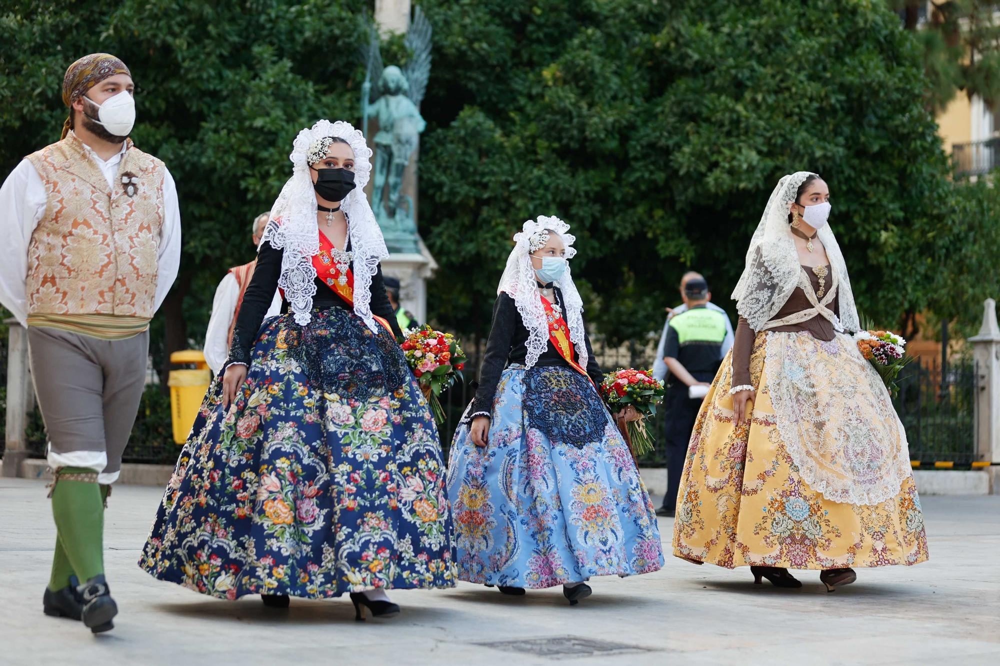 Búscate en el segundo día de Ofrenda por la calle Caballeros (entre las 18.00 y las 19.00 horas)