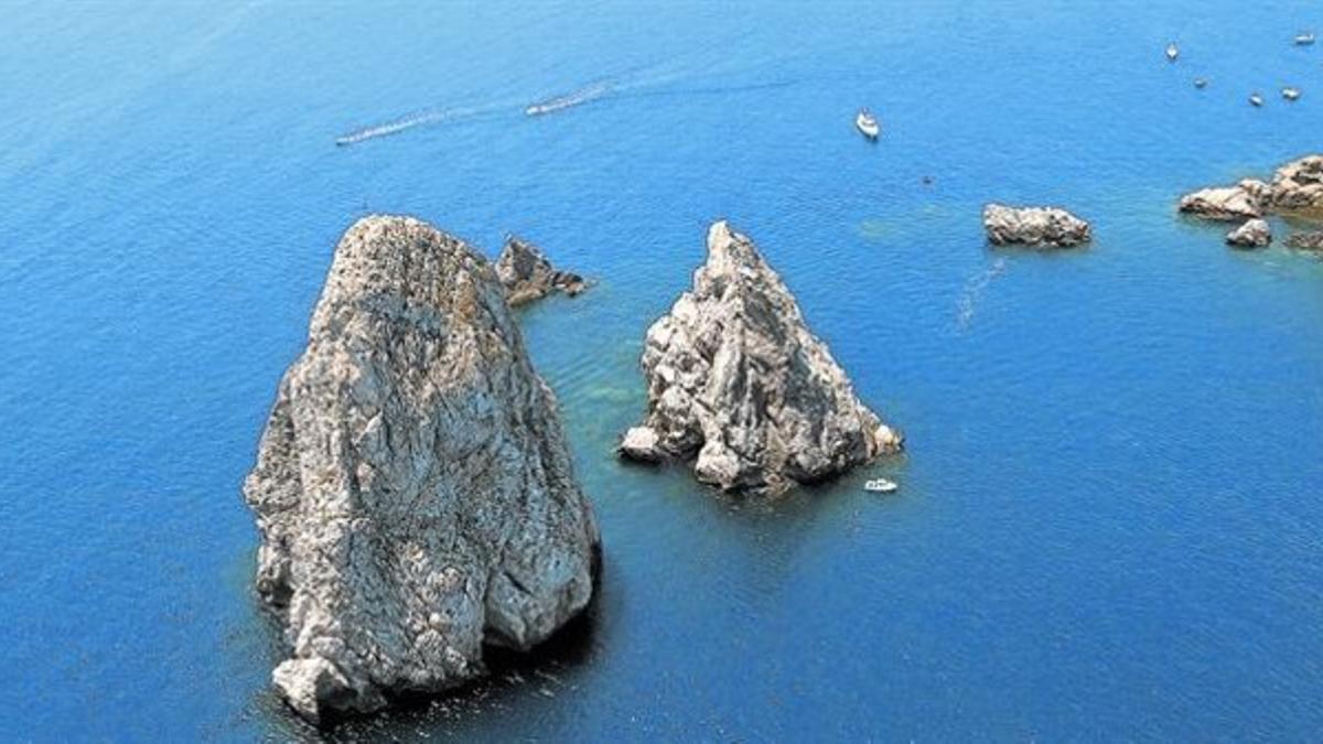 Las islas Medes, frenta a L'Estartit, un espacio en el que el buceo es permitido de forma controlada.