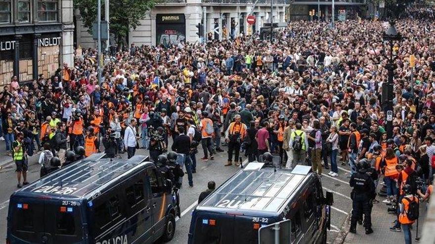 Los CDR llaman a bloquear esta tarde los accesos a Barcelona