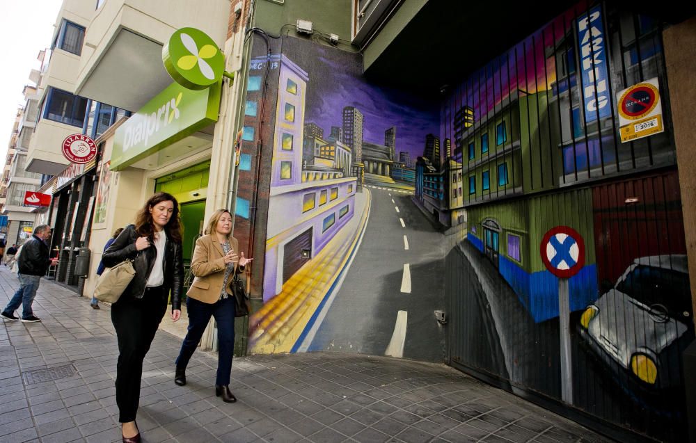 Grafitis en comercios y garajes de Alicante