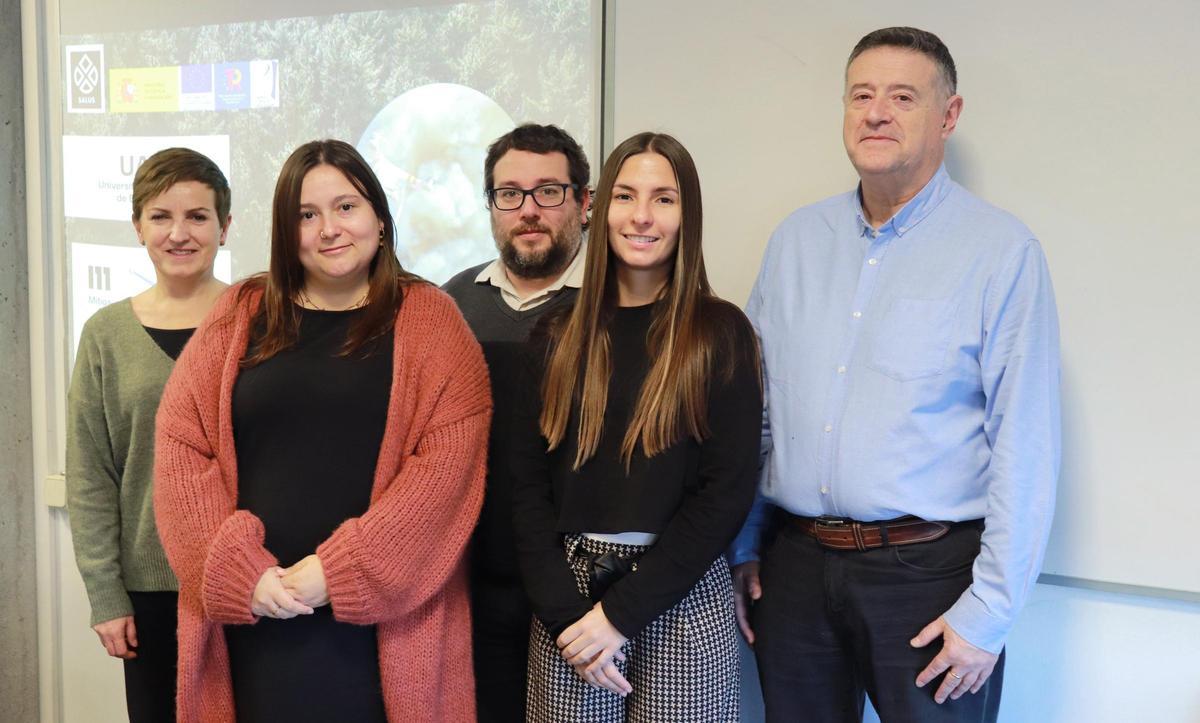 El equipo investigador que ha desarrollado el simulador de incendios en la UAB