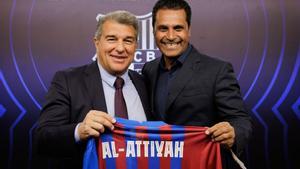 Al-Attiyah, juntamente con el presidente del FC Barcelona, Joan Laporta