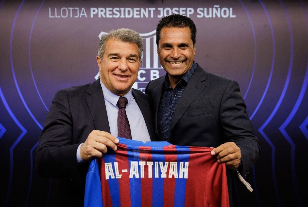 Al-Attiyah, juntamente con el presidente del FC Barcelona, Joan Laporta