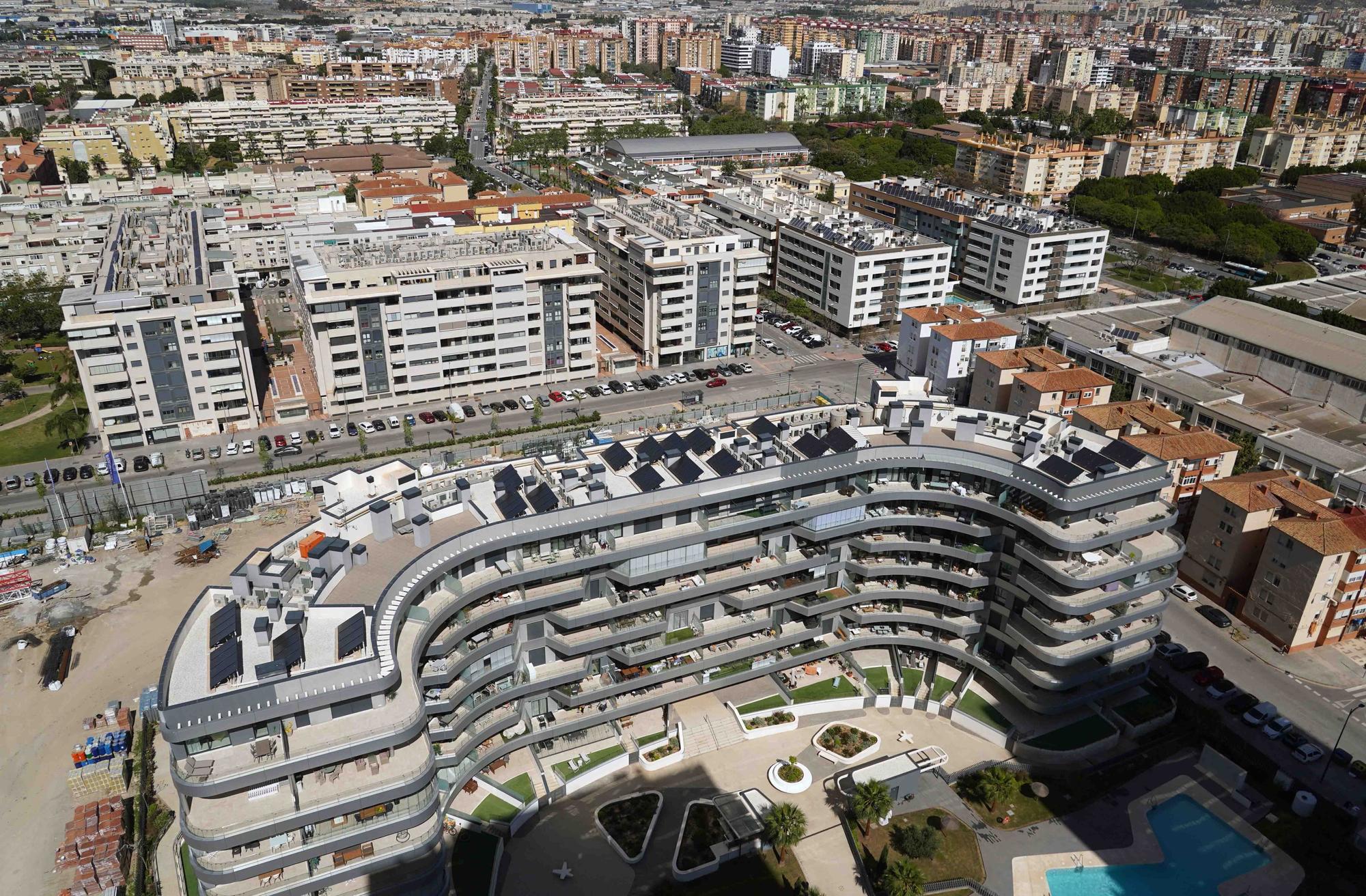 Vista aérea de la zona oeste de Málaga: Sacaba, playa de la Misericordia y terrenos de La Térmica.