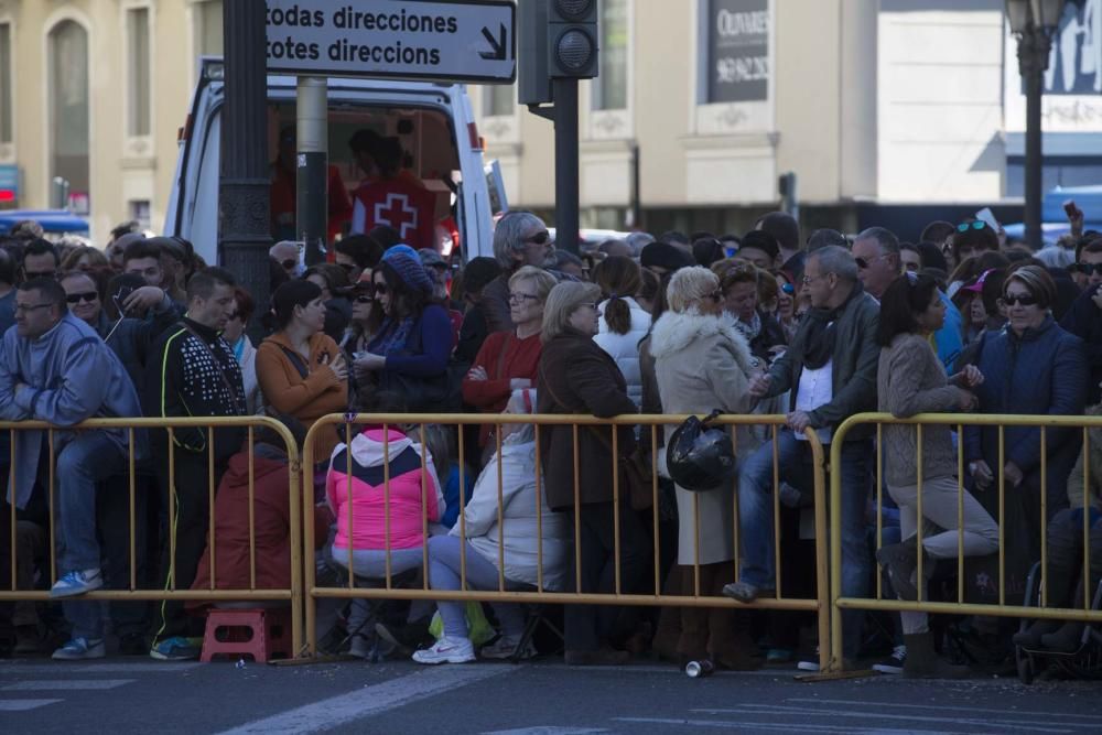 Búscate en la mascletà del 8 de marzo