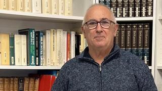 El historiador y experto en seguridad pública, Pere Perelló, presenta su libro sobre los magrebíes en Baleares