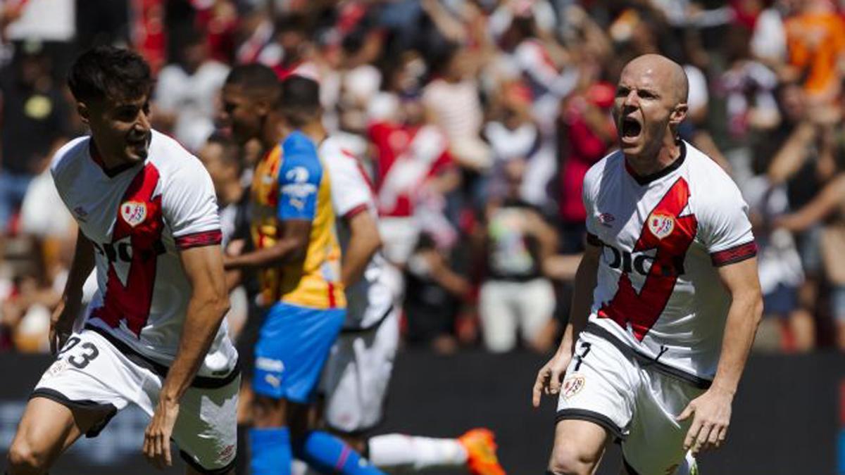 Isi, tras marcar un gol al Valencia