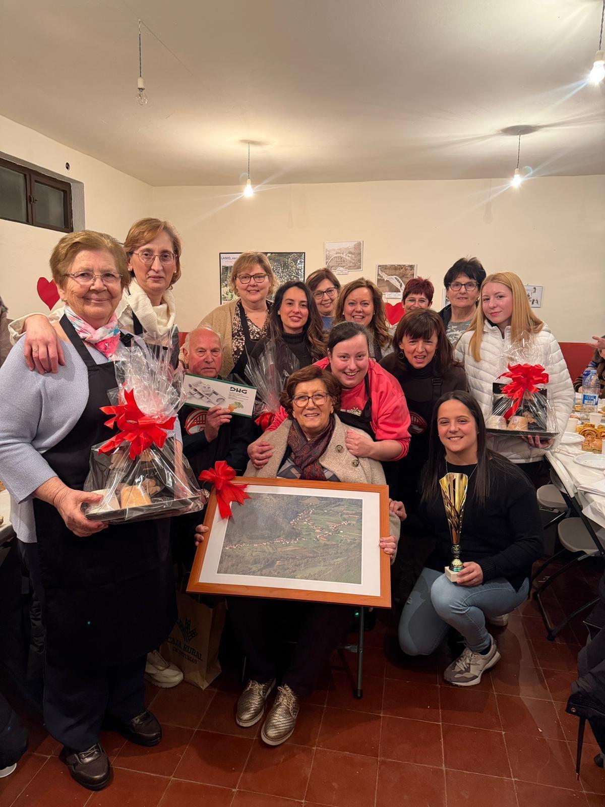 EN IMÁGENES: Salas y Láneo celebran el carnaval con un desfile de disfraces y un concurso de casadiellas