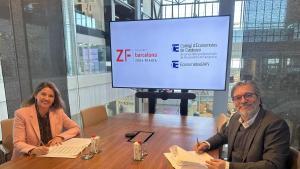 Signatura de lacord de col·laboració entre el Consorci de la Zona Franca de Barcelona i EconomistesBAN, amb la directora de la institució, Blanca Sorigué, i el president de la xarxa dinversors, Pol Font