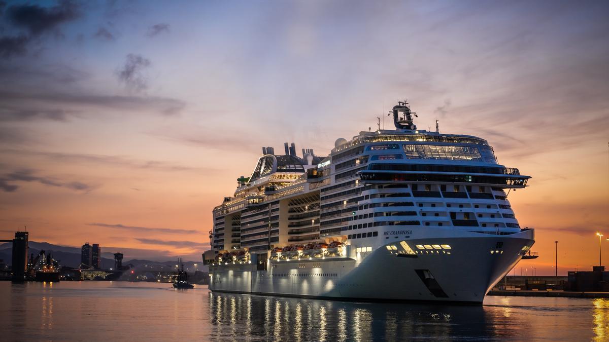 Arribada de l&#039;MSC Grandiosa al Port de Barcelona, el 26 de juny.