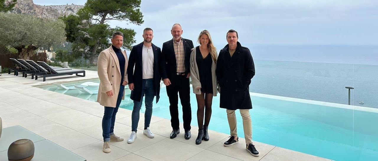 Das ist „The Agency“ momentan auf Mallorca: Dustin Shanks, Alby Euesden, John Thorpe, Danielle Andrews und Trevor Panton (v. li.).