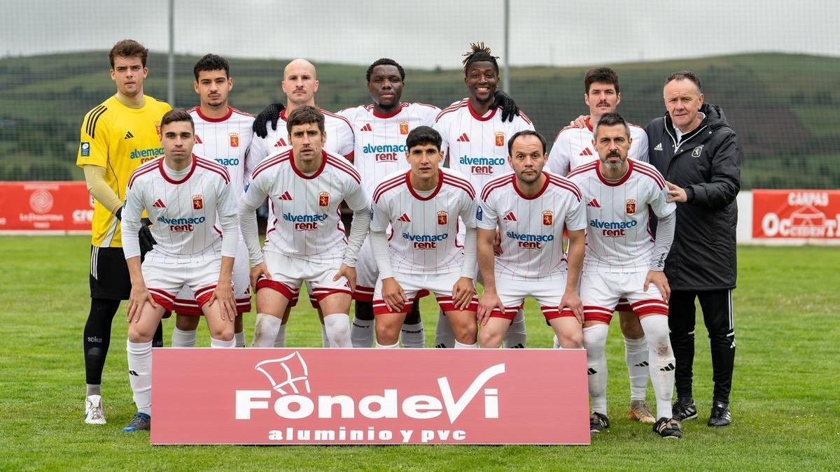Uno de los onces del CD Tineo la temporada pasada.