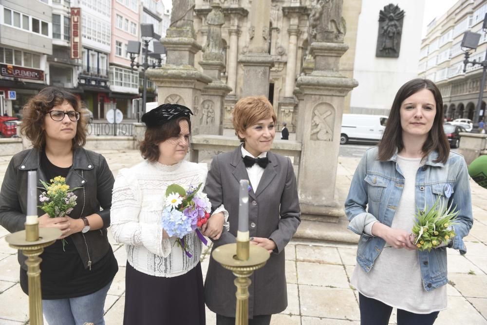 Recuerdan la primera boda entre dos mujeres, Marcela y Elisa, con un acto simbólico de homenaje celebrado en la iglesia de San Jorge en A Coruña.