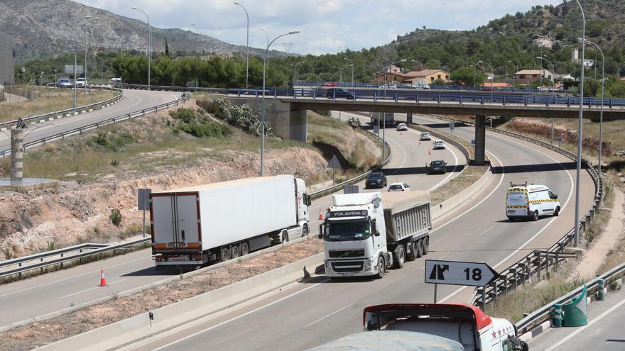 Un motociclista, herido grave al salirse de la vía en la CV-10