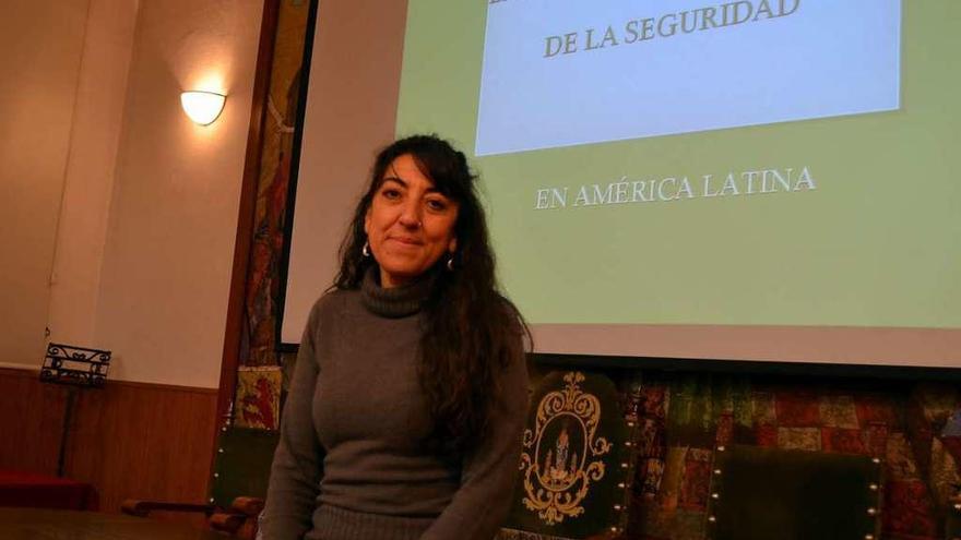 María José Rodríguez Reja, en su visita a Benavente, en la Casa de Cultura.