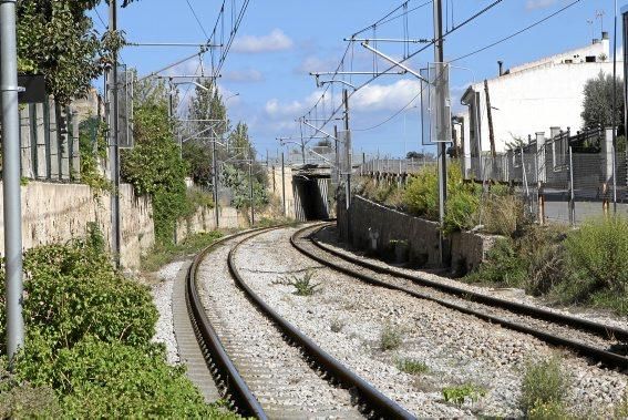 In Lloseta treffen unterschiedliche Kulturen und Baustile aufeinander. Ein Rundgang durch das Dorf in denen sich die Spuren der Vergangenheit bis zur Gegenwart wieder spiegeln.