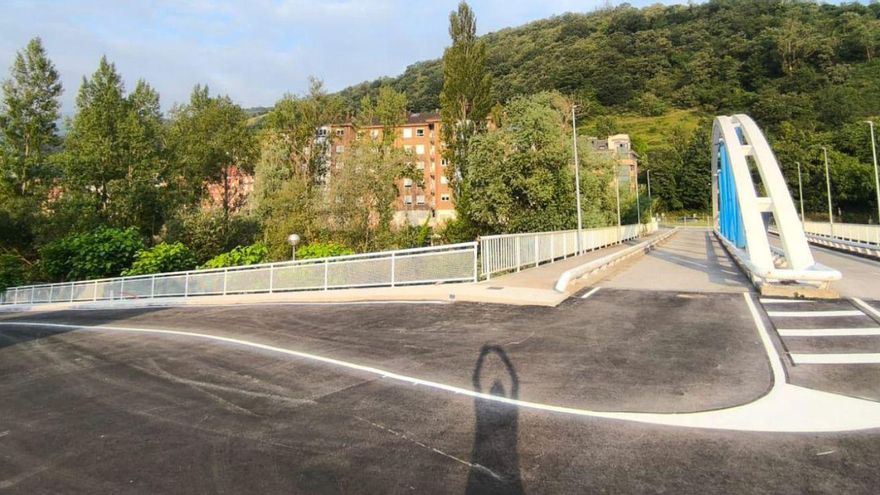 Concluyen las obras de acceso al puente de La Llera, en Pola de Lena | LNE
