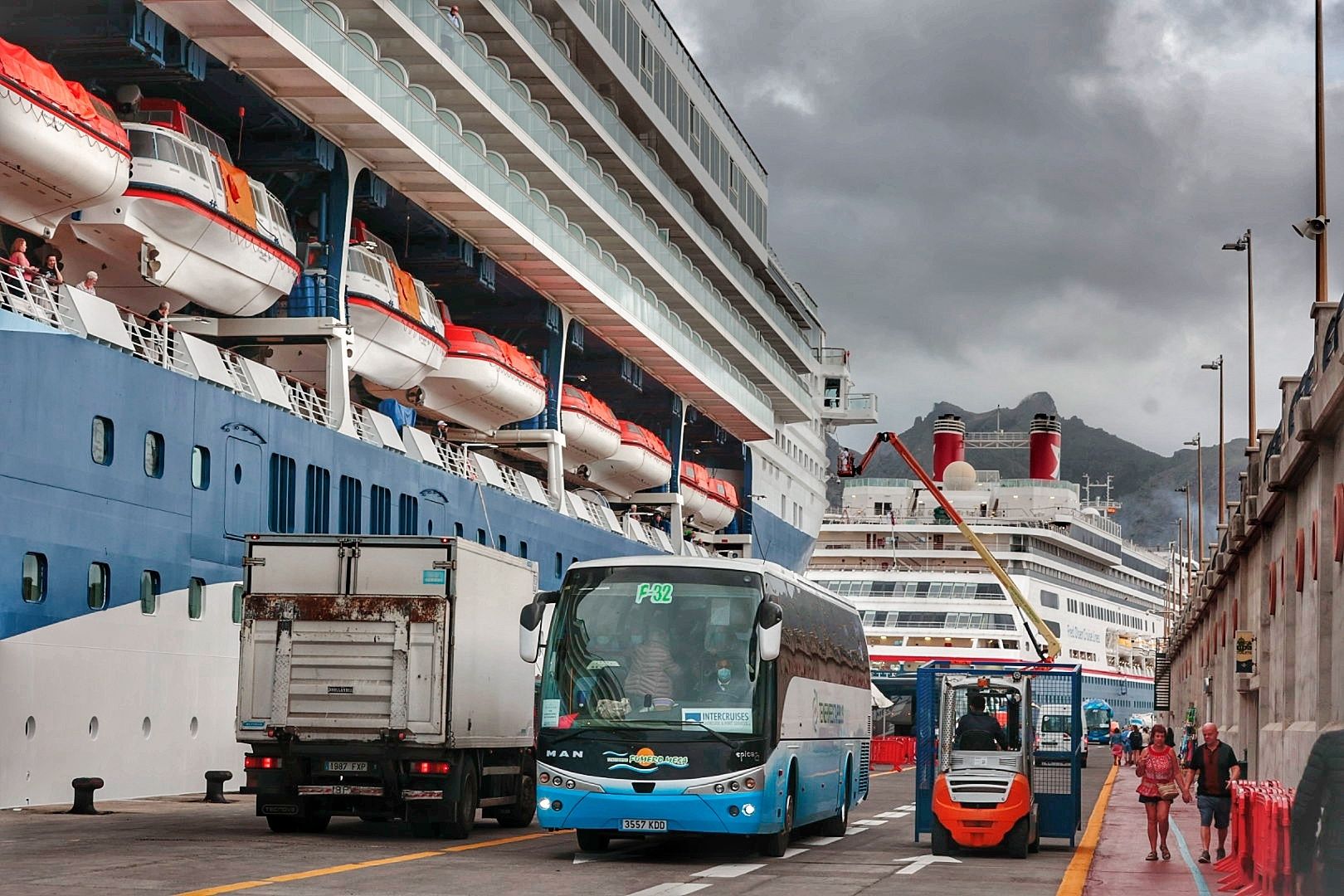 Llegada de más 8.000 cruceristas al Puerto de Santa Cruz
