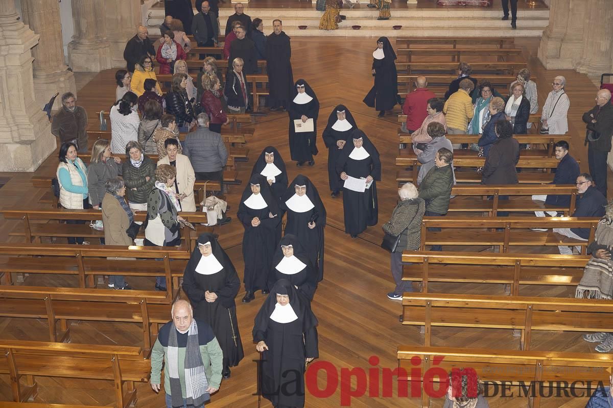 Así ha sido el traslado del cuatro y la reliquia de Santa Teresa de Jornet desde el Asilo hasta la Parroquia de la Concepción en Caravaca