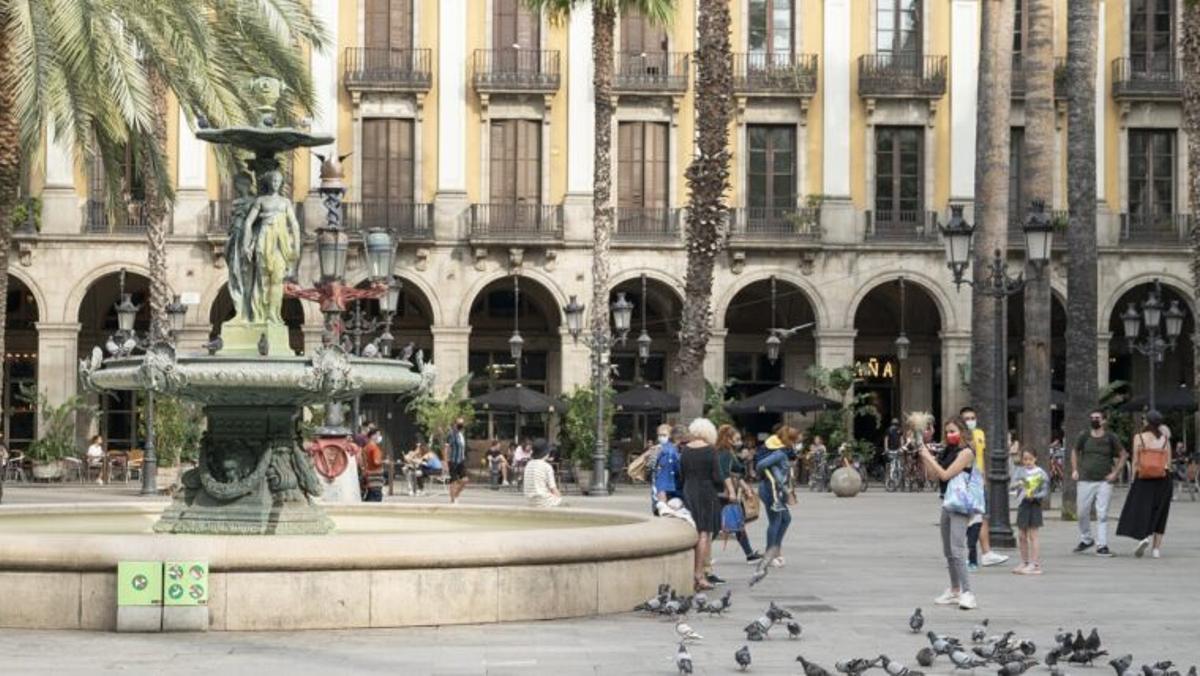 El Decret de limitació de grups turístics a Ciutat Vella es prorroga un any més