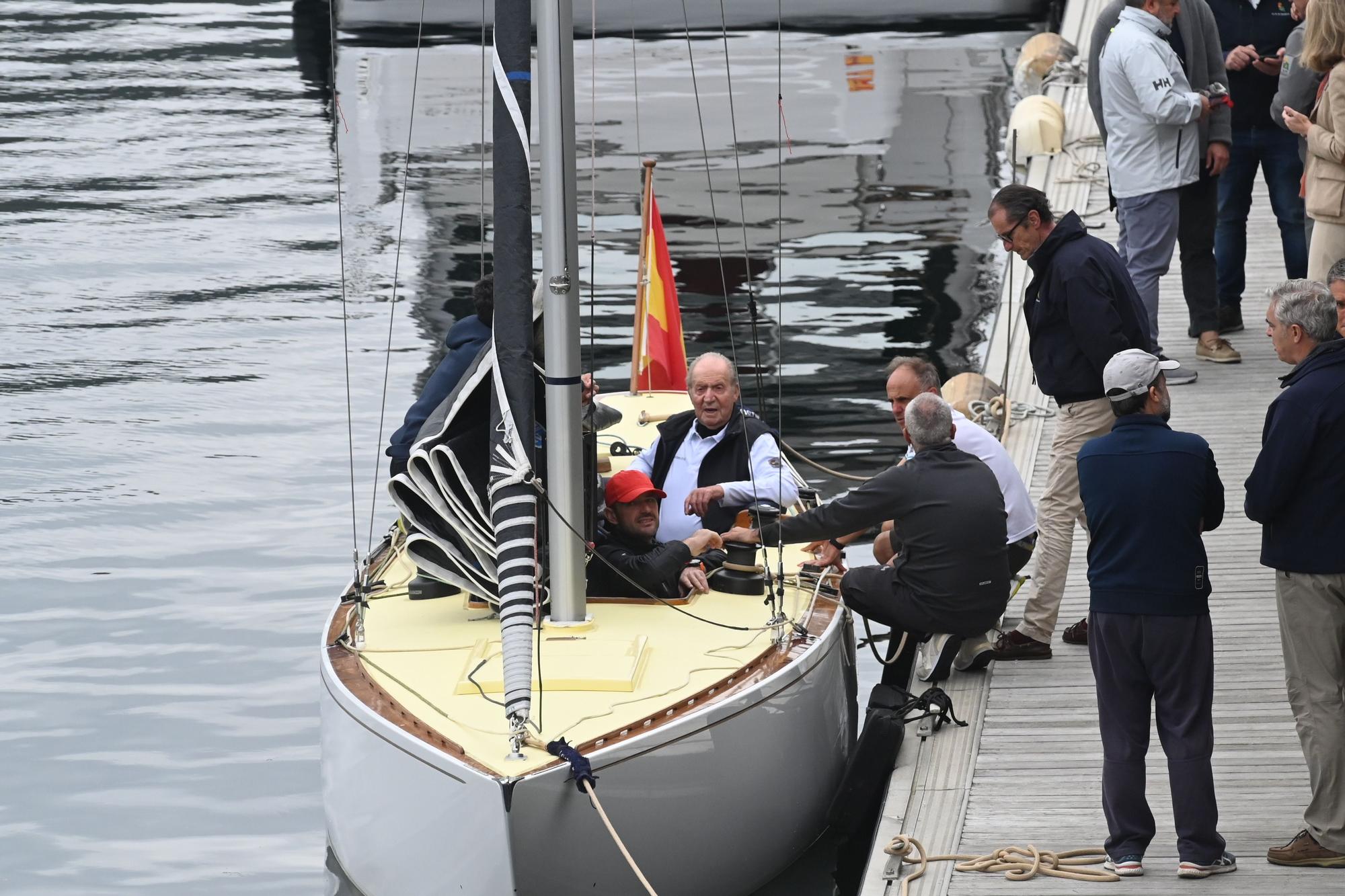 El rey emérito, Juan Carlos I, ya navega por aguas de Sanxenxo