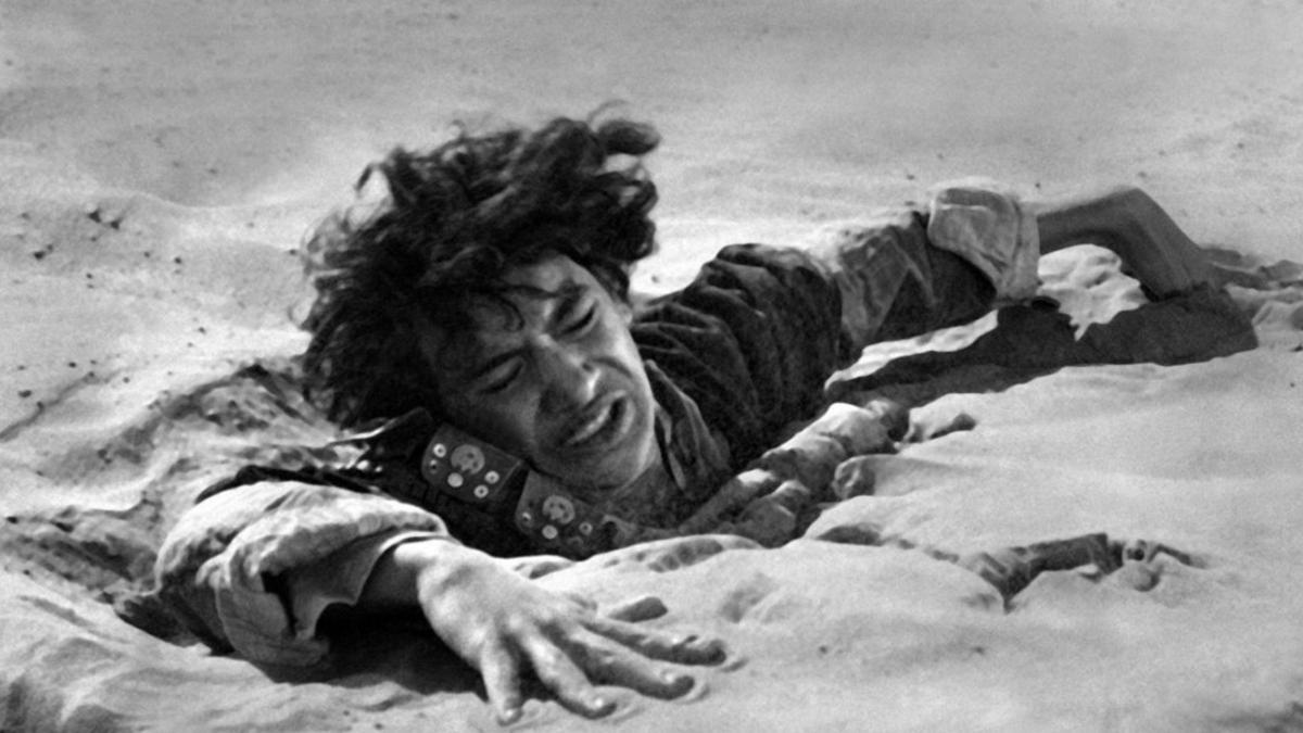 John Dimech lucha en unas arenas movedizas en 'Lawrence de Arabia'.