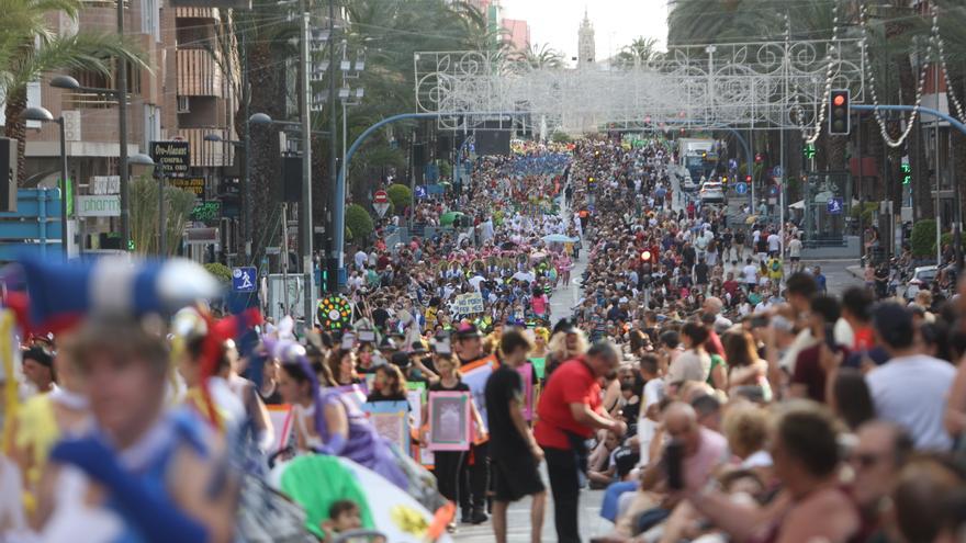 La Hoguera Sant Blai-La Torreta, ganadora del primer premio del desfile del Ninot