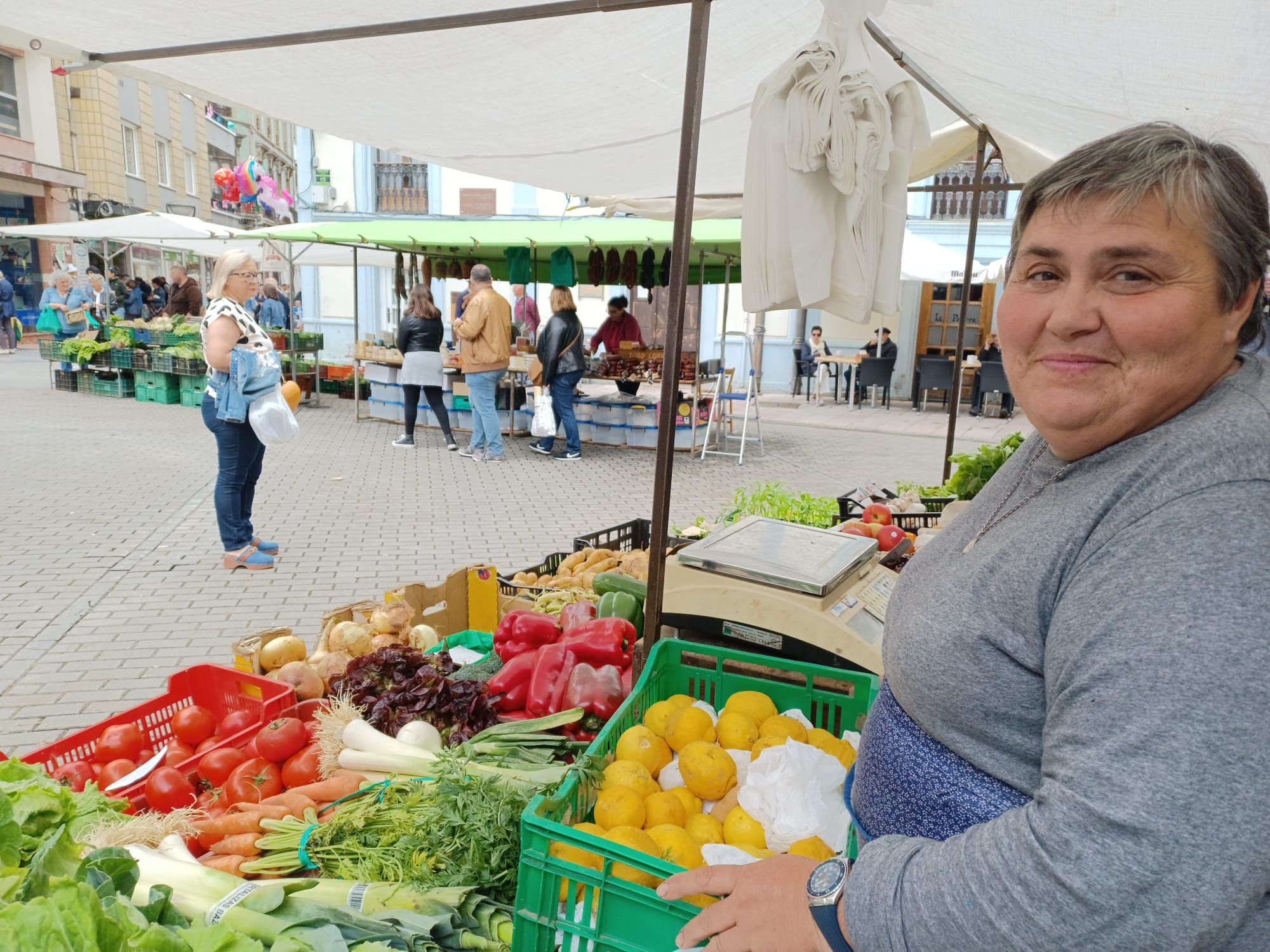 El Mercado Tradicional de Grado celebra su "Moscón de Oro": "Por esta cita nos conocen en toda Asturias"