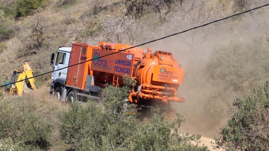 Camión que del Grupo SG está trabajando ahora en Totalán.