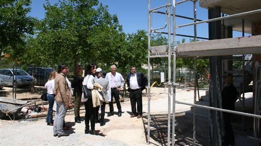 Imagen de la visita a las obras del Centro de Salud.