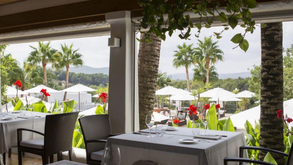 El restaurante con vistas a las montañas. |  | CAN CURREU