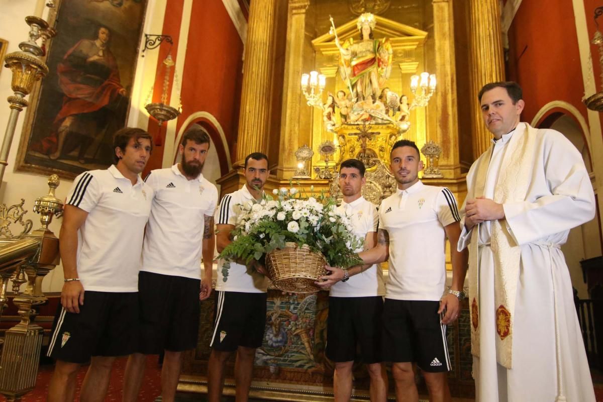 Ofrenda floral del Córdoba CF a San Rafael