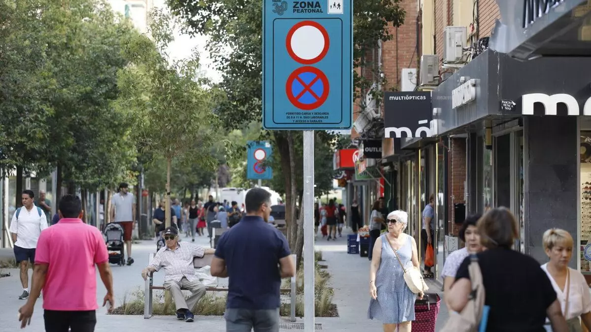 Carabanchel está de estreno: así será la nueva calle de la Laguna tras las obras de peatonalización