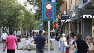 La intervención ha incluido la renovación del pavimento y el mobiliario, la sustitución del alumbrado por led de alta eficiencia energética y la plantación de 39 nuevos árboles