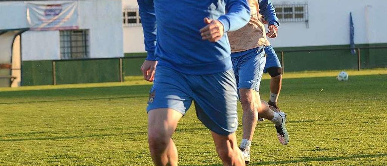 Jacobo durante un entrenameinto con el equipo granate. // Rafa Vázquez