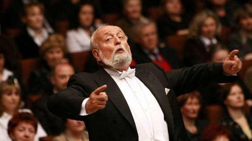 Krysztof Penderecki, al frente de la Filarmónica de Lublin. // Reuters