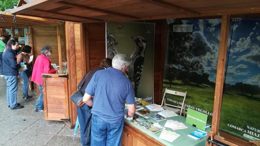 La ornitología de la comarca se promociona en la feria de Madrid