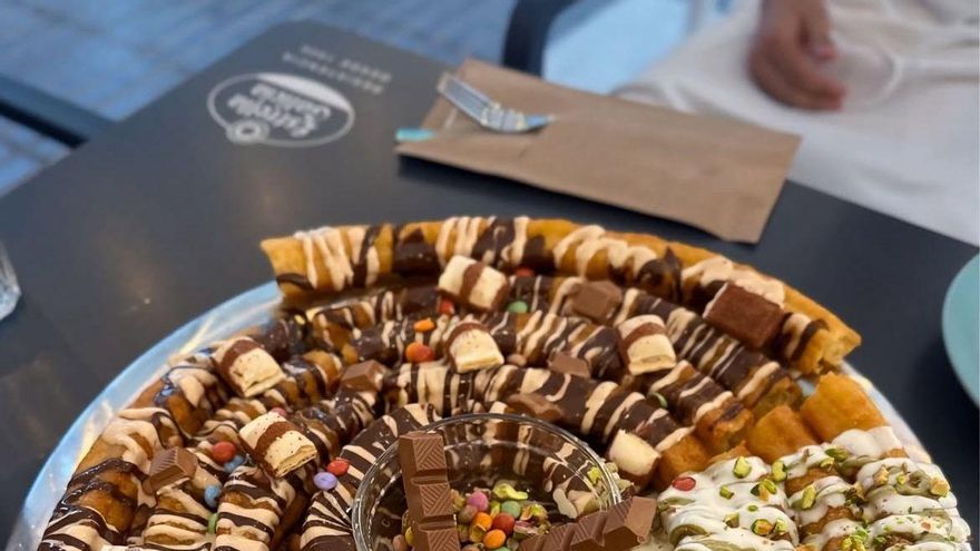 Pruébalos antes de que se pongan de moda: aquí se sirve una rueda de churros que está revolucionando el sur de la isla