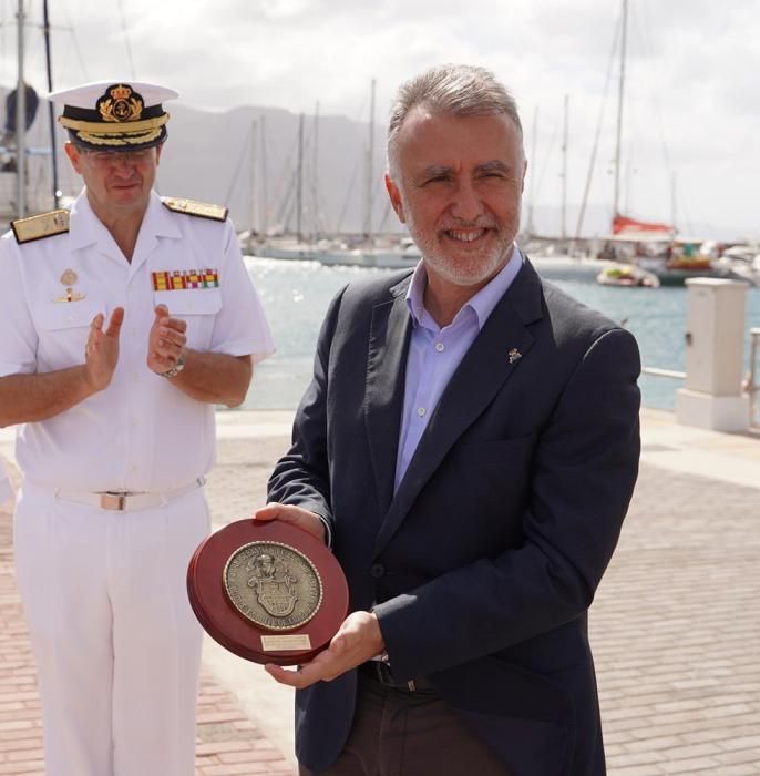 El buque escuela 'Juan Sebastián Elcano' visita por primera vez La Graciosa