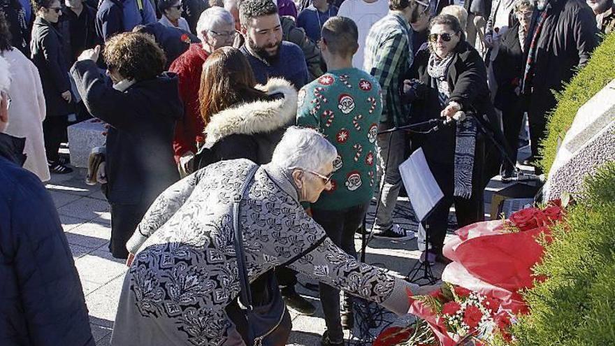 Homenaje a las víctimas de la represión franquista en Marín. // S.A.