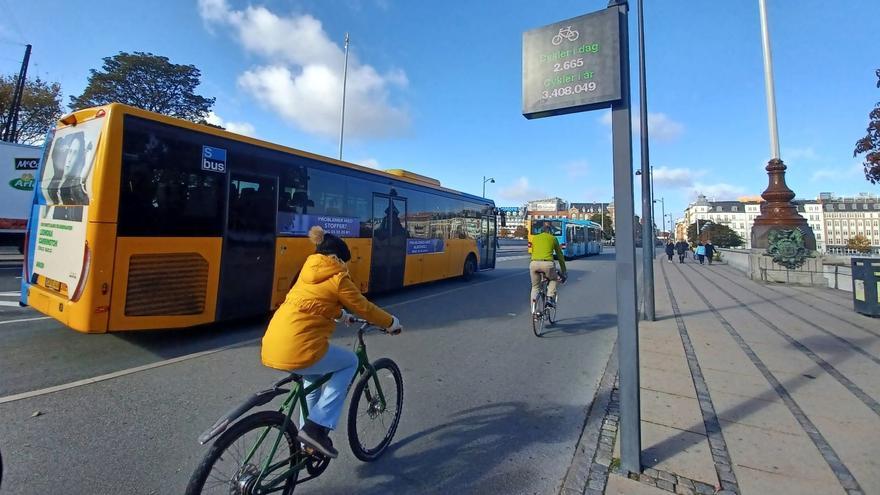 Los &quot;contadores&quot; de ciclistas, idea danesa que gusta a Siero para fomentar el uso de la bici
